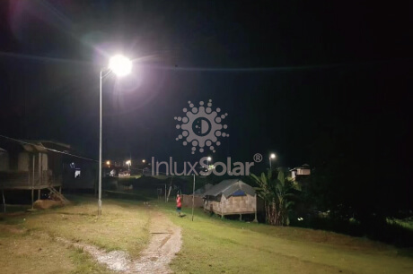 Lampes solaires pour les villages indigènes de Malaisie